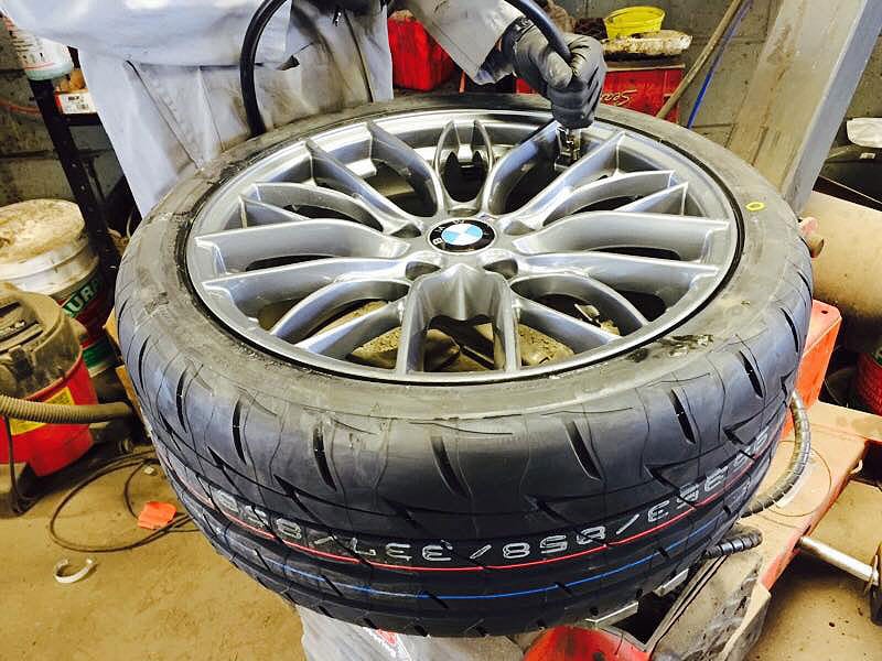 Installation de pneus au garage St-Jerome | Auto Synchro